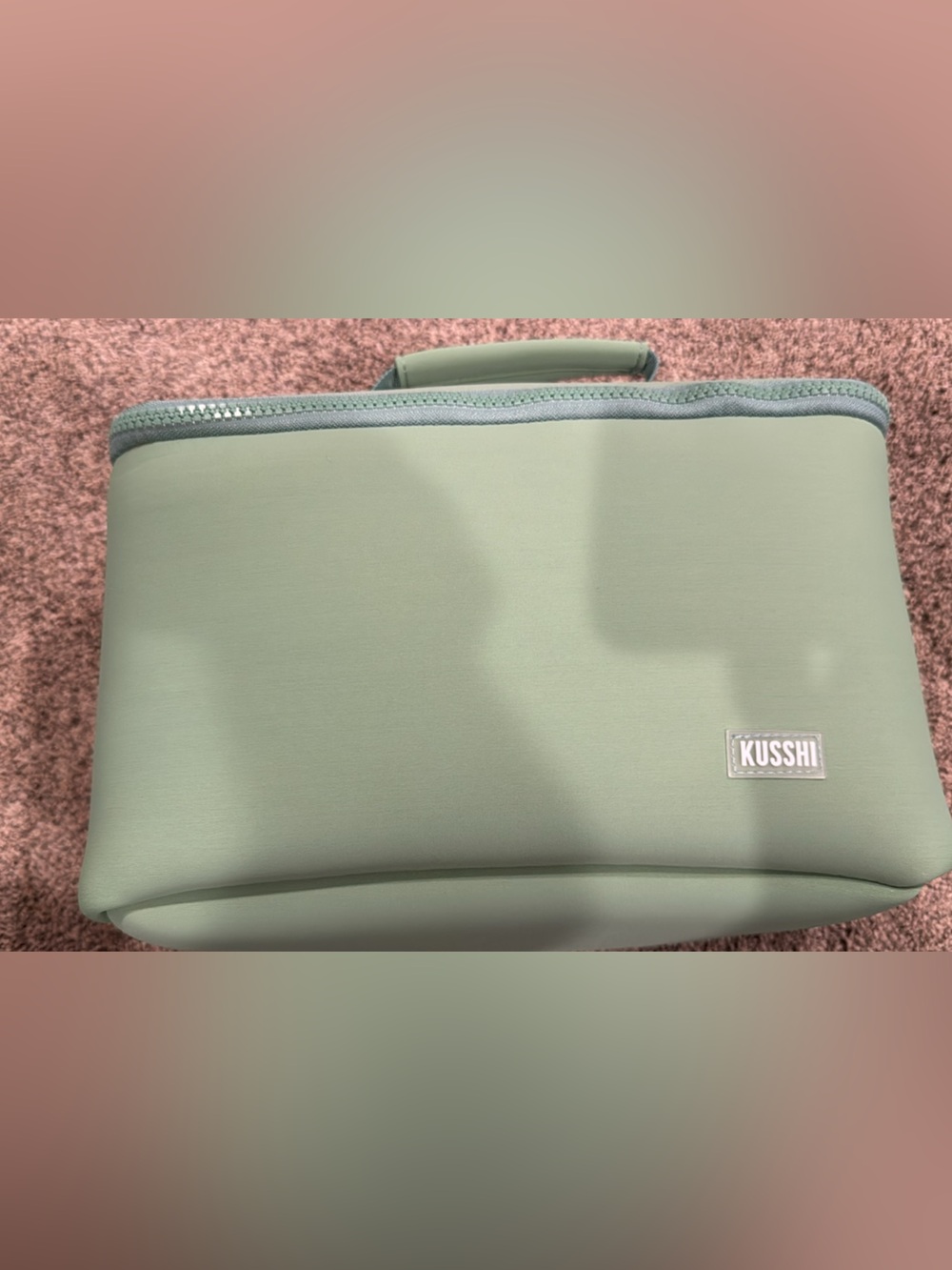 Kusshi Sage Green Neoprene Travel Case